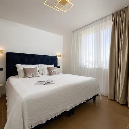Tanita Exclusive Beachfront Apartment
