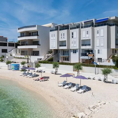 Tanita Exclusive Beachfront Apartment Podstrana