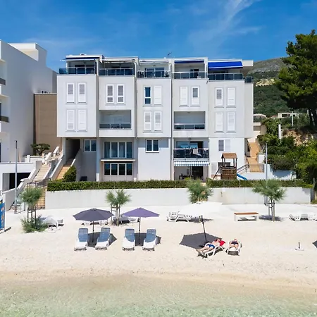 Tanita Exclusive Beachfront Apartment