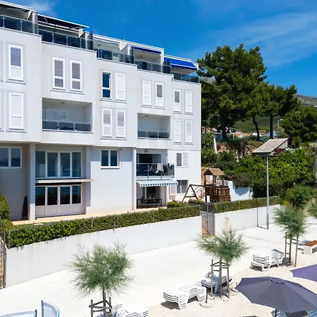 Tanita Exclusive Beachfront Podstrana